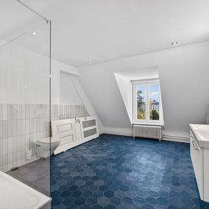 Charmante 3-Zimmer-Wohnung mit Stadtblick im Herzen von Luzern - Foto 2