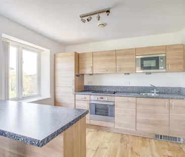 2 bedroom apartment to rent - Photo 4