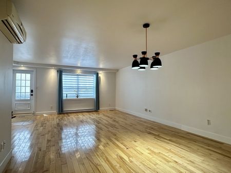 2061 53e Avenue - Photo 2