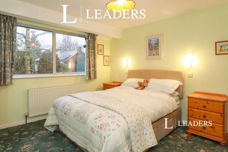 4 bedroom detached house to rent - Photo 5