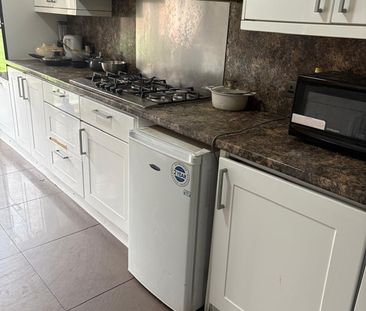 Room in a Shared House, Cowley Road, IG1 - Photo 4