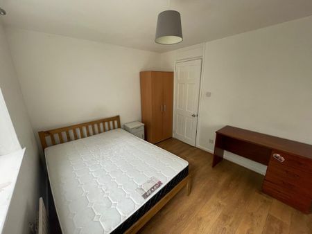 5 bedroom terraced house to rent - Photo 2