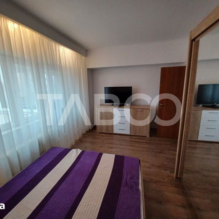 Apartament spatios cu 3 camere si 2 bai plus balcon in zona Central - Photo 1