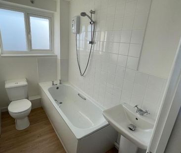 2 bedroom semi-detached house to rent - Photo 5