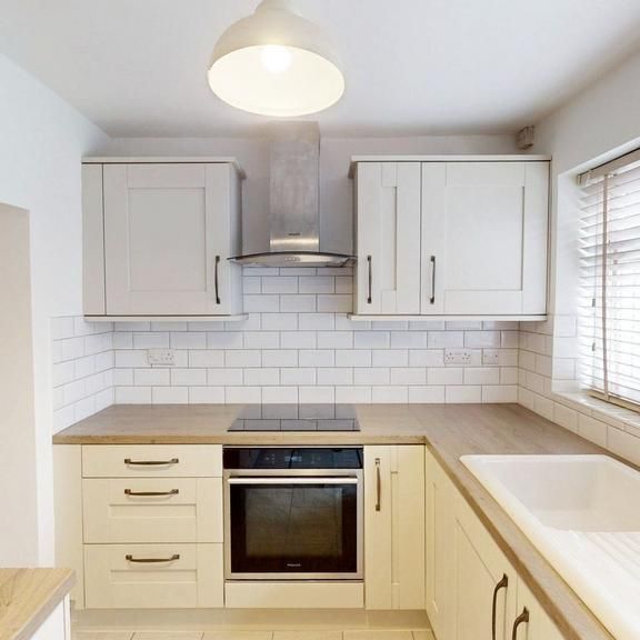 2 bedroom terraced house to rent - Photo 1