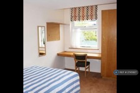 6 bedroom flat to rent - Photo 5