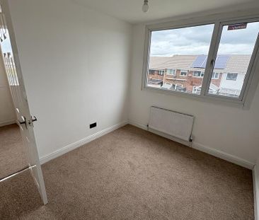 3 bedroom semi-detached house to rent - Photo 4