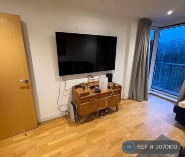 1 bedroom flat to rent - Photo 2