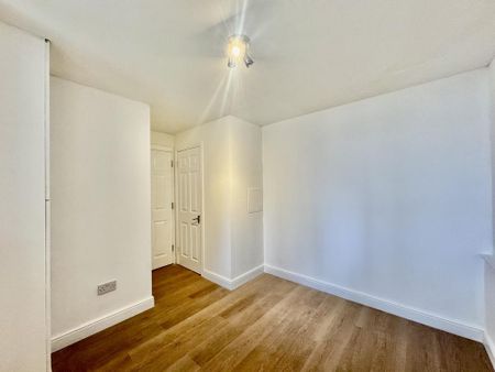 4 bedroom terraced house to rent - Photo 5