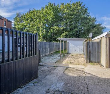 3 bed House - Semi-Detached To Let - Photo 2