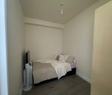 1 Bed Flat, Goodmayes Lane, IG3 - Photo 4