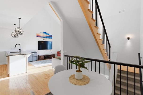 For Lease - 28 Meach Private, Stittsville - Munster - Richmond, Ontario - Photo 1