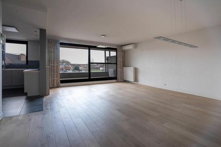 APPARTEMENT MET LIFT EN GUNSTIGE LIGGING - Photo 2