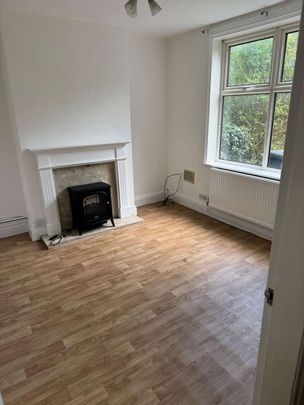 We are delighted to present this charming three-bedroom semi-detached cottage, available from April 2026, offering rustic elegance blended with modern convenien - Photo 1