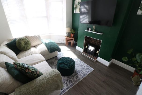2 bedroom terraced house to rent - Photo 1