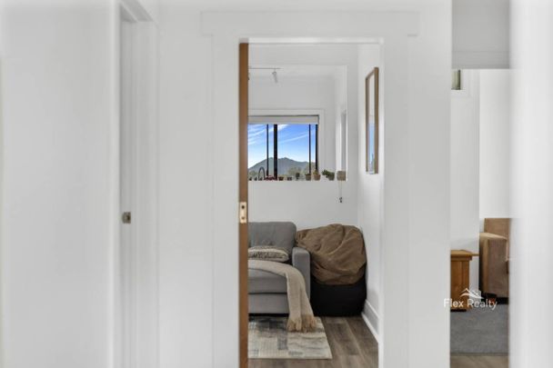 Charming Family Home with Sea Views - Photo 1