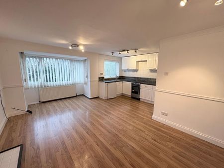 2 bedroom flat to rent - Photo 3