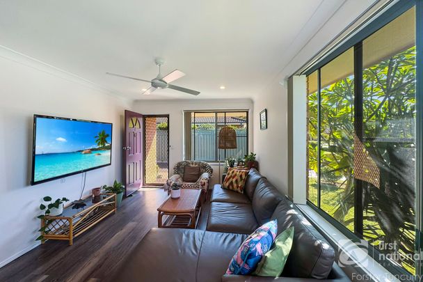 Freshly Updated 2 Bedroom Villa in a Quiet, Convenient Location - Photo 1