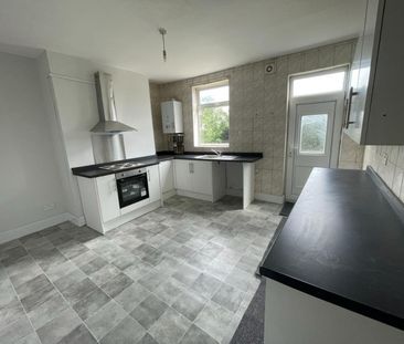3 bed Terraced - To Let - Photo 4