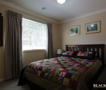 35 Unwin Avenue, Jerrabomberra NSW 2619 - House For Rent | Domain - Photo 5