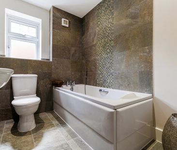 3 bedroom end of terrace house to rent - Photo 4