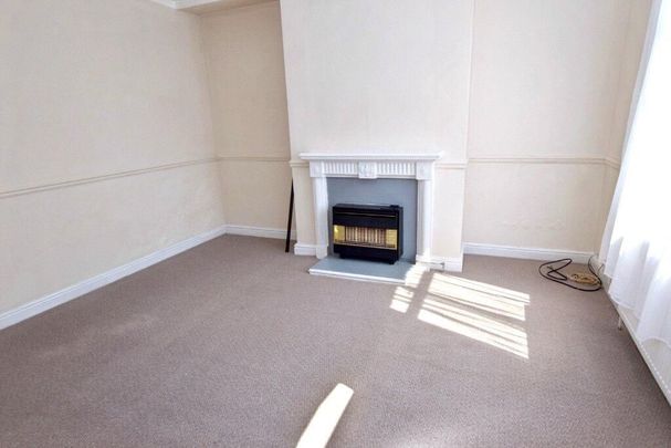 2 Bed Terraced House, Aberdeen Road, LS12 - Photo 1