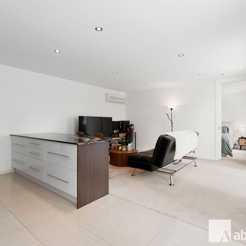 One Bedroom Apartment in Great Location - Photo 1