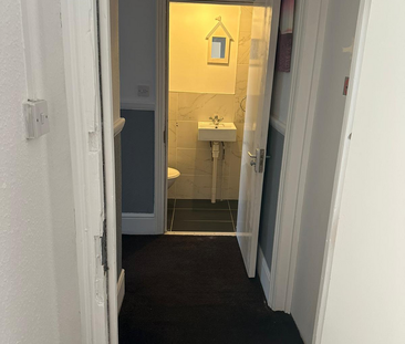 1 bedroom in a house share to rent - Photo 6