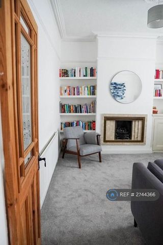 3 bedroom end of terrace house to rent - Photo 2