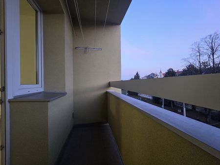 Pronájem bytu 2+1 55 m² - Fotografie 4