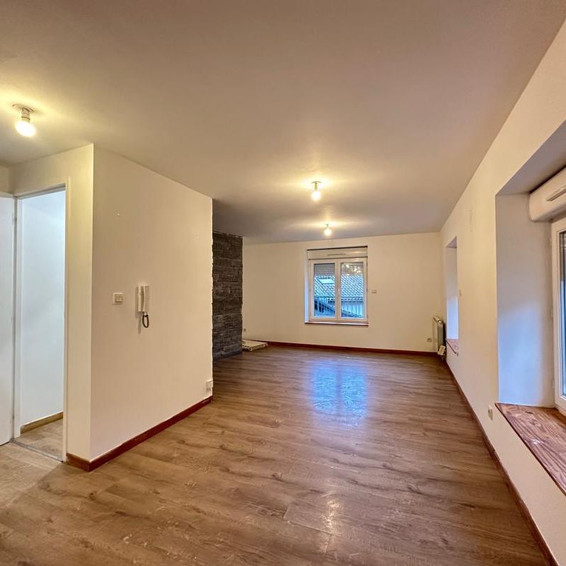 F4 duplex rafraîchit de 92m2 à louer Unieux - Photo 1