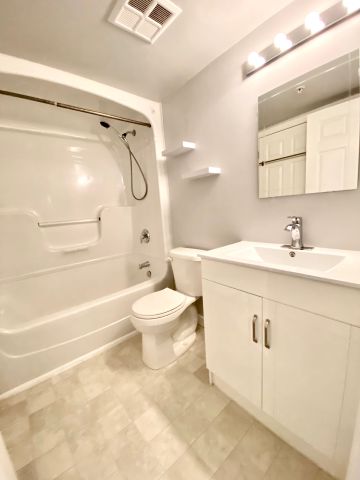 For Lease - 1450 Bishops Gate Unit# 209, Oakville, Ontario - Photo 2