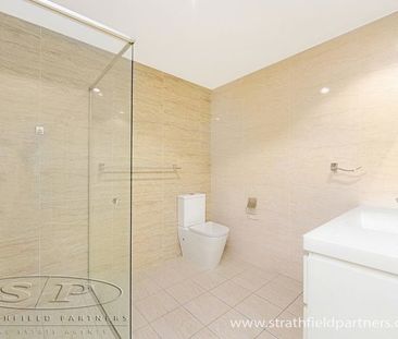 Ground Level, Luxury Living - Photo 6