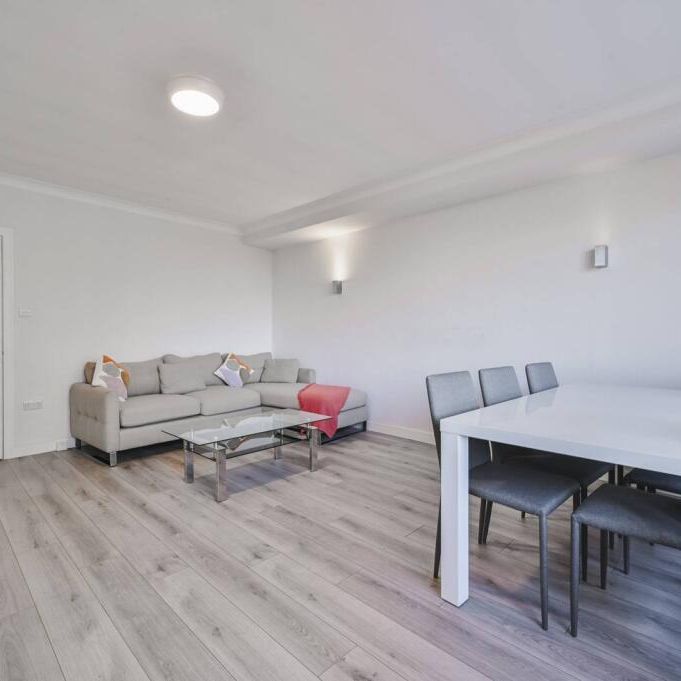 Euston Road, NW1, London - Photo 1