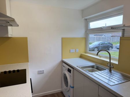 St Peters Crescent, Selsey - Photo 4