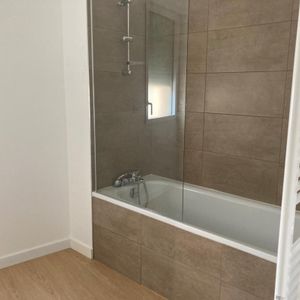 Location Appartement 3 pièces 70m² BAYEUX 14400 - Photo 2