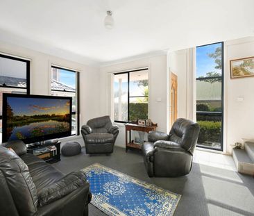 Stylish, Low-Maintenance Townhouse in Prime Location - Photo 5