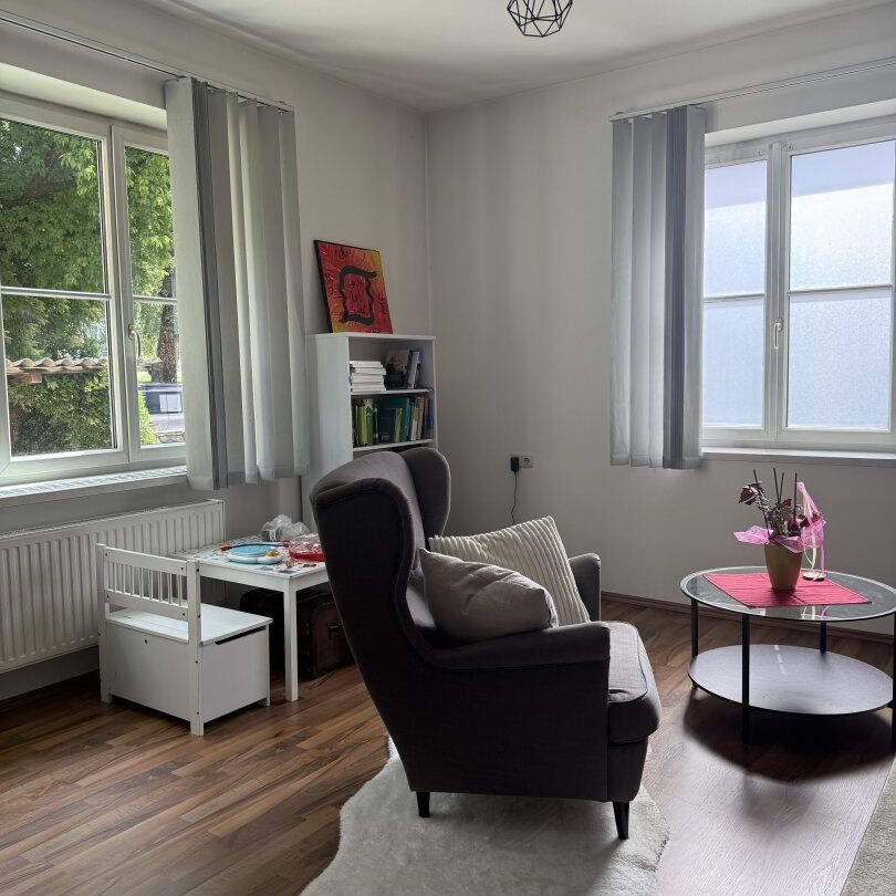 Herrlich angelegte 3-Zimmer-Wohnung mit Terrasse und Gartenmitbenützung. - Foto 1