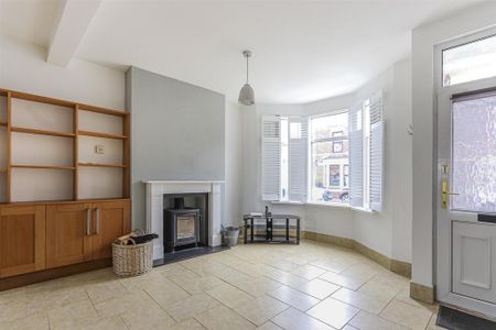 2 bedroom terraced house to rent - Photo 4