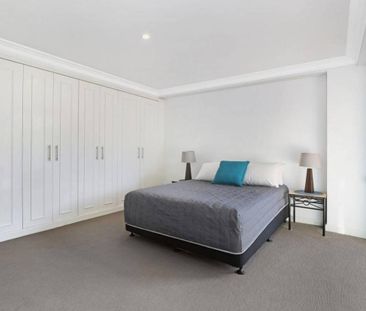 Spacious, Fully Furnished 2-Bedroom Unit Opposite North Beach, Woll... - Photo 1