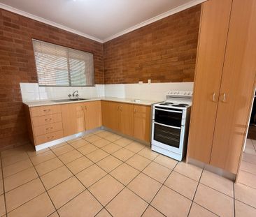 Studio in Richmond Hill - Photo 4