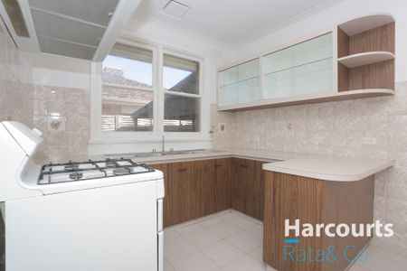 Charming 3-Bedroom Home in Thomastown - Photo 4