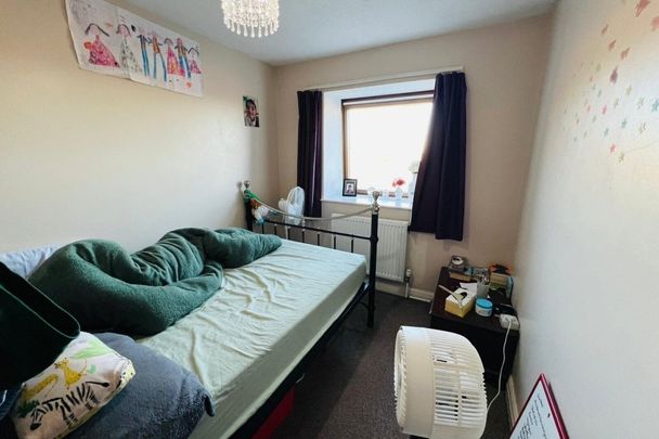 Downside Close - Photo 1