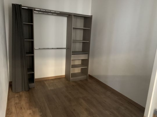 Appartement 2 pièces 33m2 MARSEILLE 4EME 630 euros - Photo 1