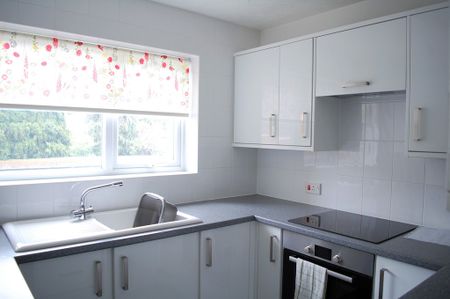 Parkstone Road, Poole - Photo 2