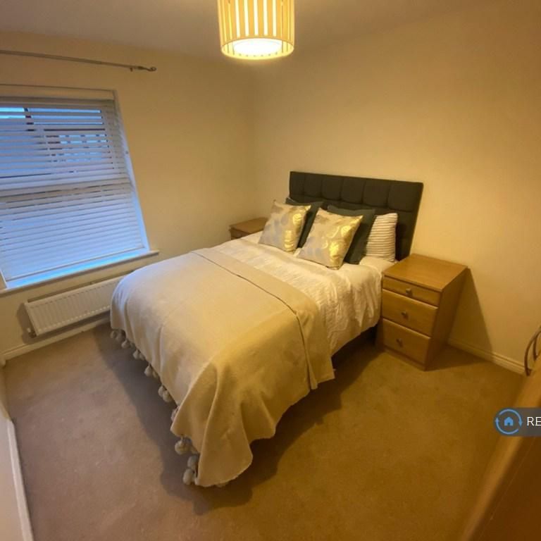 3 bedroom semi-detached house to rent - Photo 1