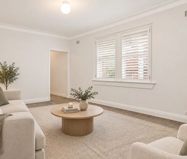 Charming One Bedroom Apartment in Prime Bellevue Hill Location - Photo 2