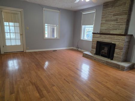 For Lease - 516 Rose Street, Huron-Kinloss, Ontario - Photo 2
