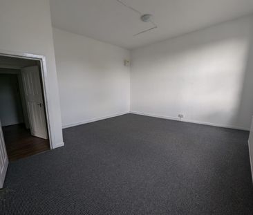 1 Bed Flat, Bury New Road, M7 - Photo 5