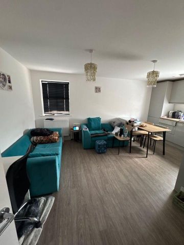1 bedroom apartment to rent - Photo 2